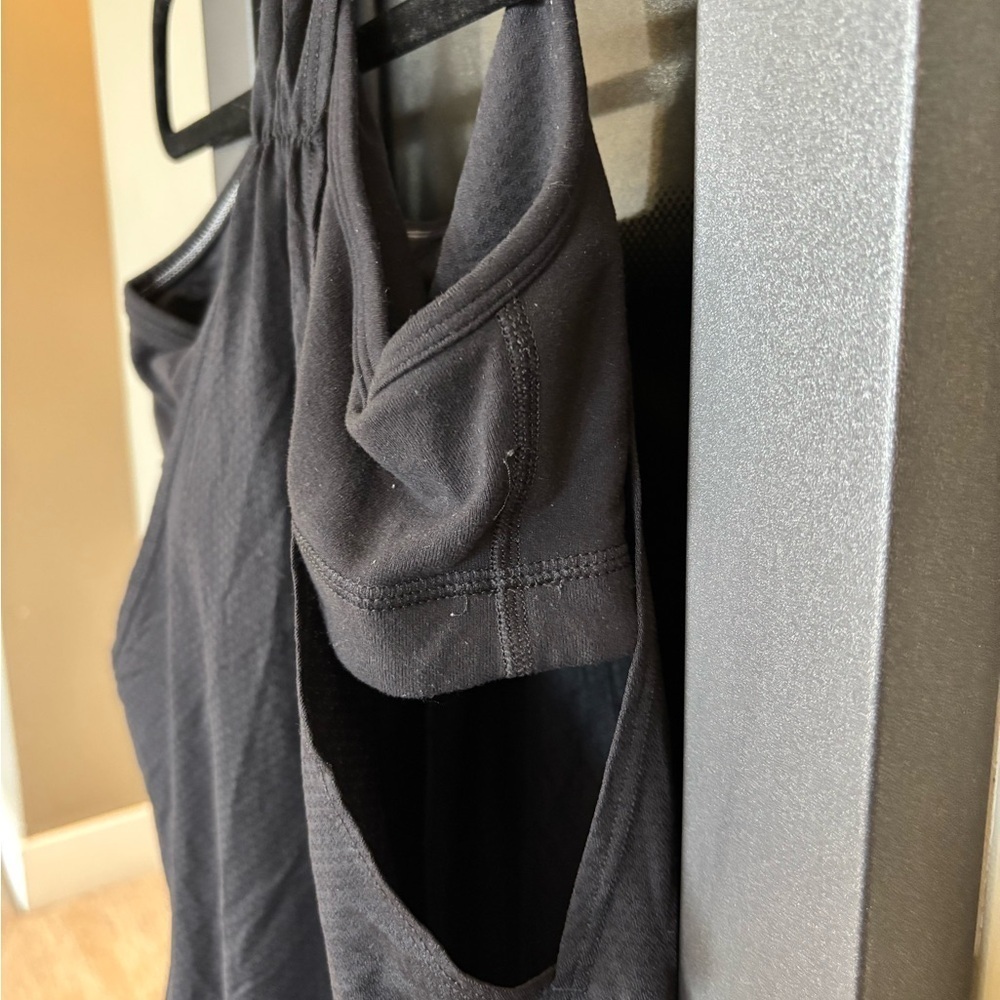 Lululemon Black Built in Bra Yoga Top - size S - Picture 5 of 5